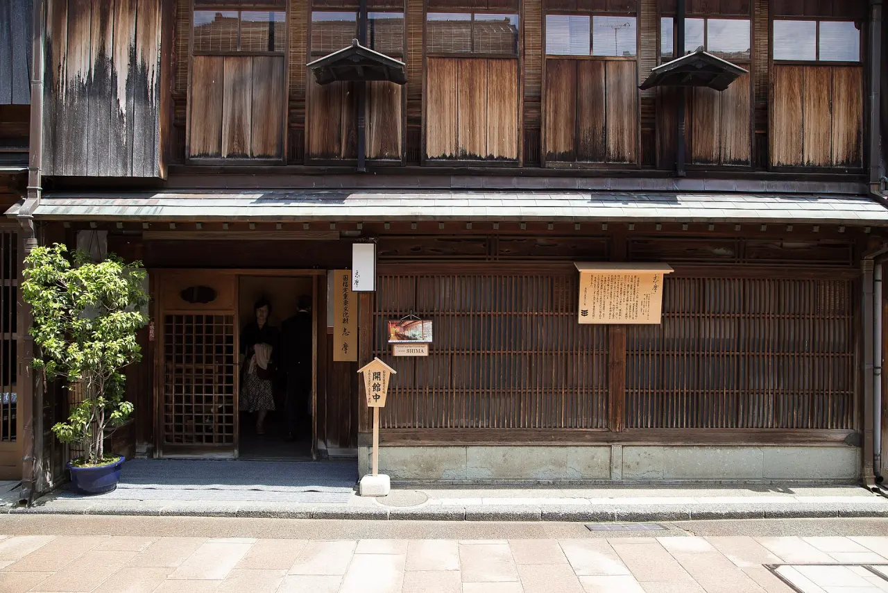 The street frontage of Shima, a teahouse in the Higashi Chaya District of Kanazawa
