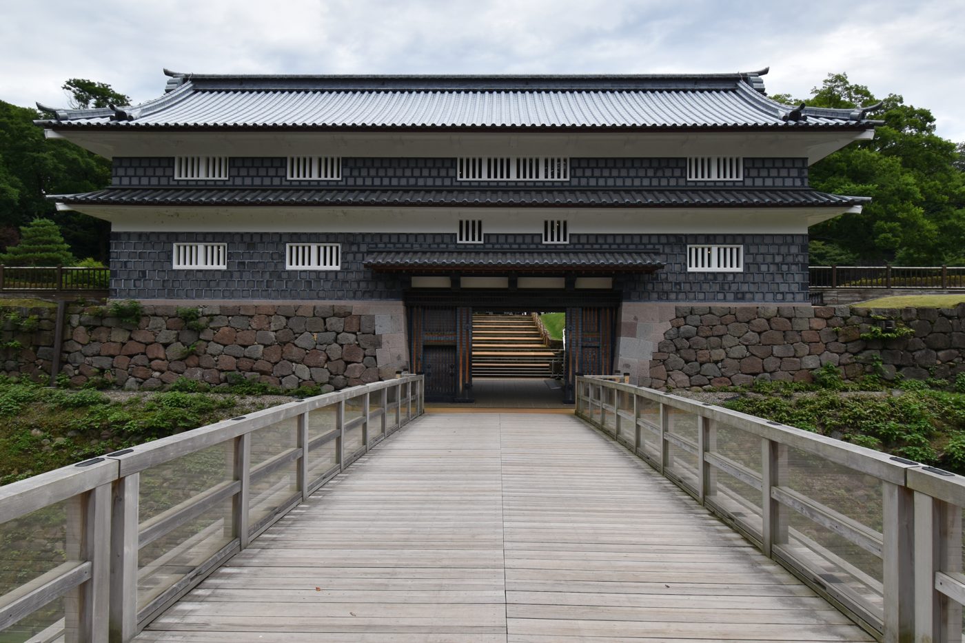 Nezumitamon gate in timber, with its bridge leading up to it